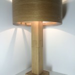 Lampe contemporaine en bois