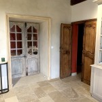 Restauration de portes anciennes et réfection des chambranles